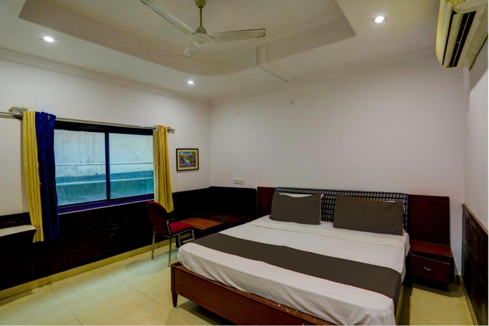 Hotel Monarch Inn Lucknow Bagian luar foto