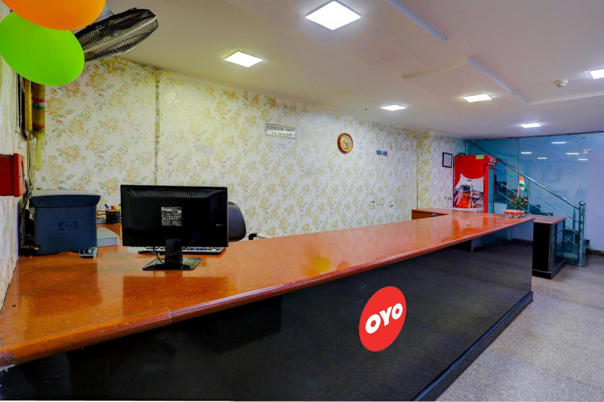 Hotel Monarch Inn Lucknow Bagian luar foto