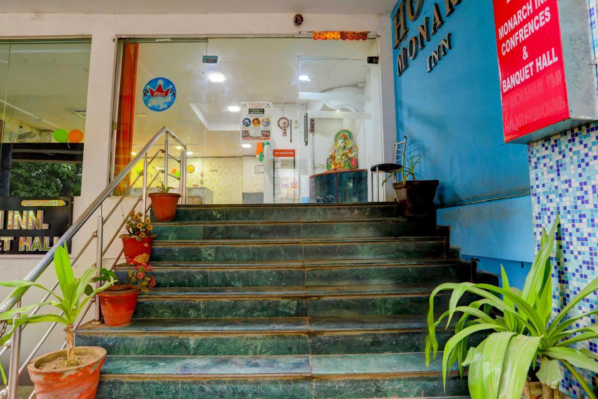 Hotel Monarch Inn Lucknow Bagian luar foto