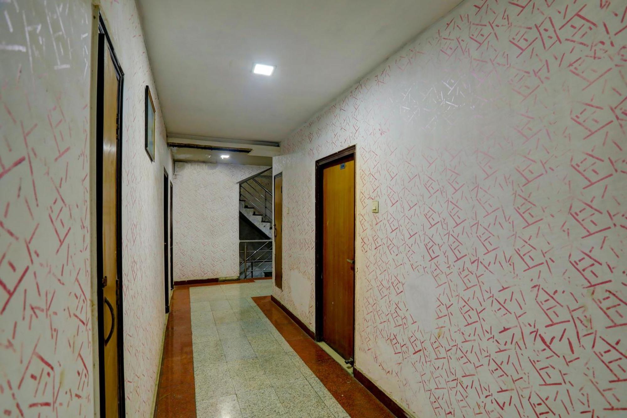 Hotel Monarch Inn Lucknow Bagian luar foto