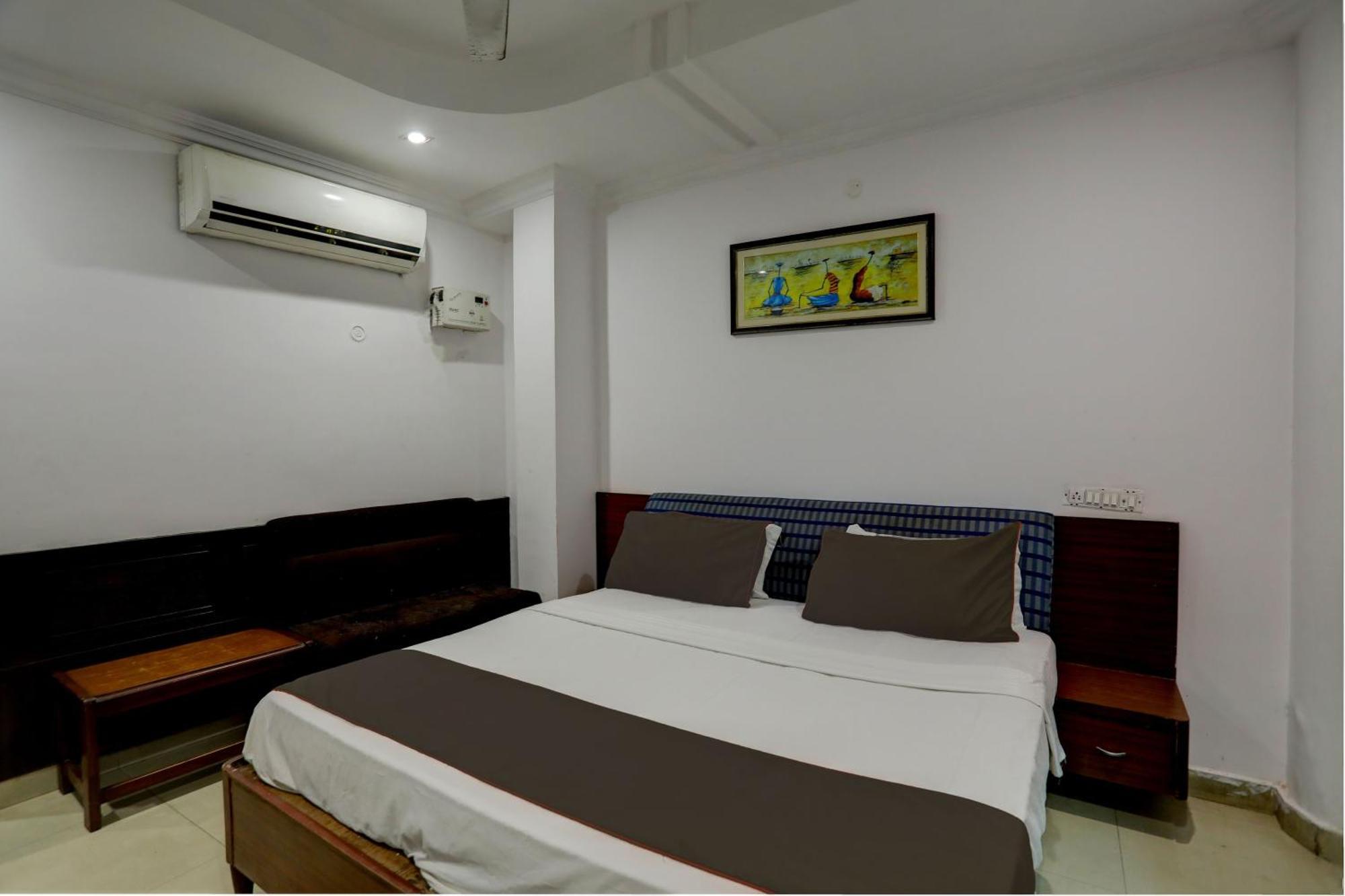 Hotel Monarch Inn Lucknow Bagian luar foto