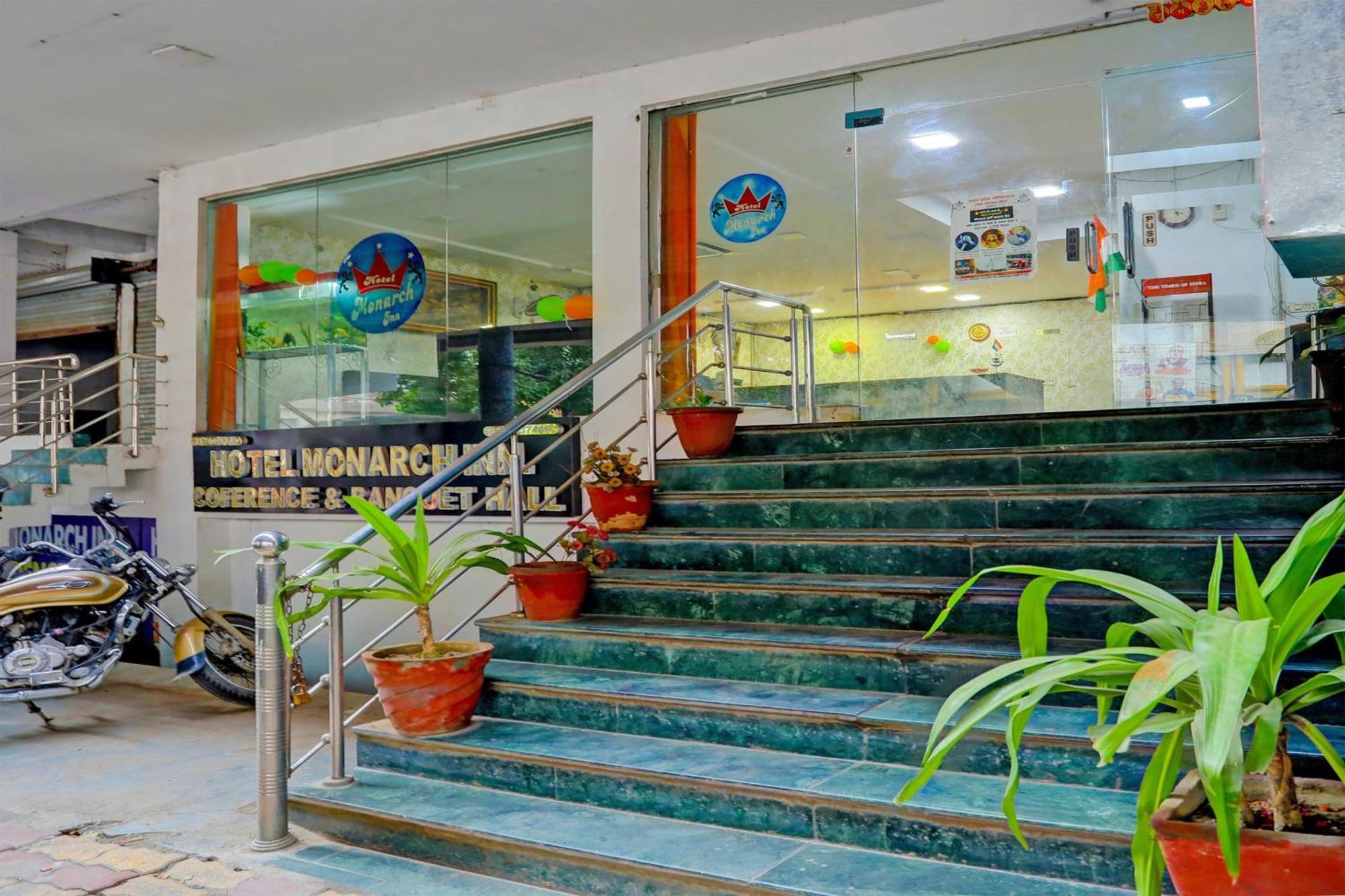 Hotel Monarch Inn Lucknow Bagian luar foto