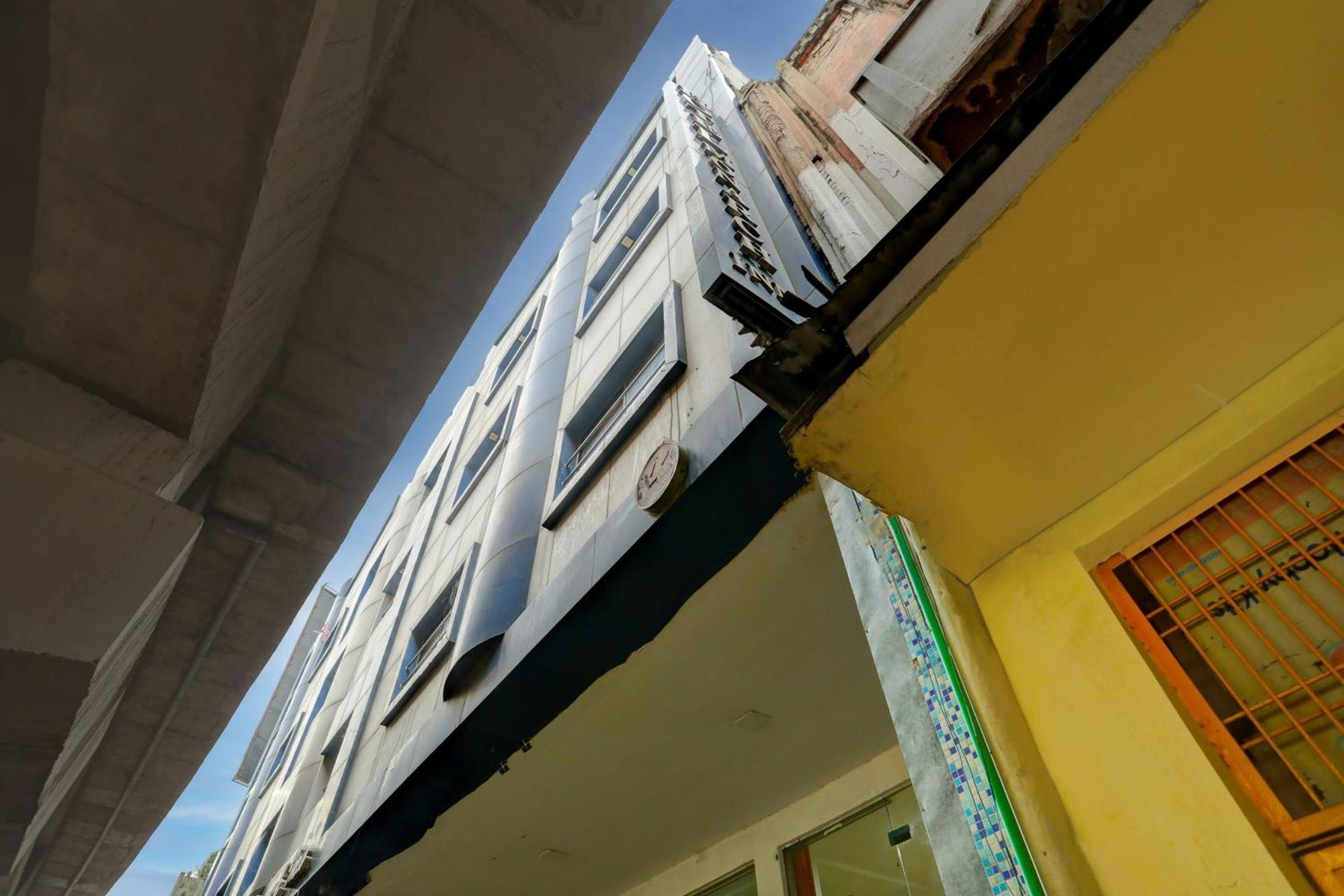 Hotel Monarch Inn Lucknow Bagian luar foto