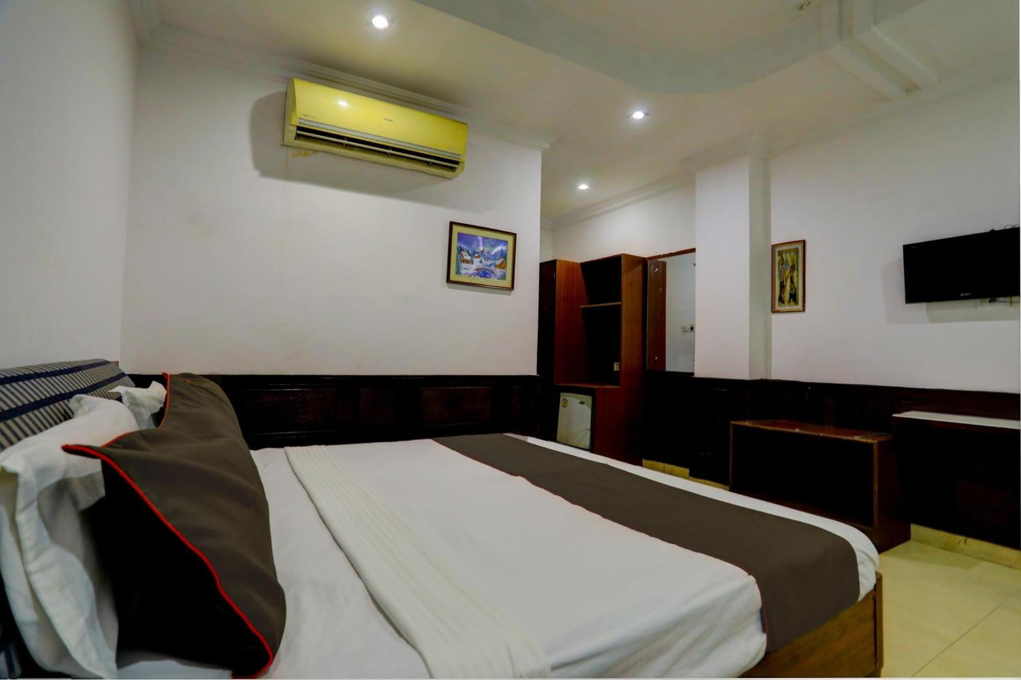 Hotel Monarch Inn Lucknow Bagian luar foto