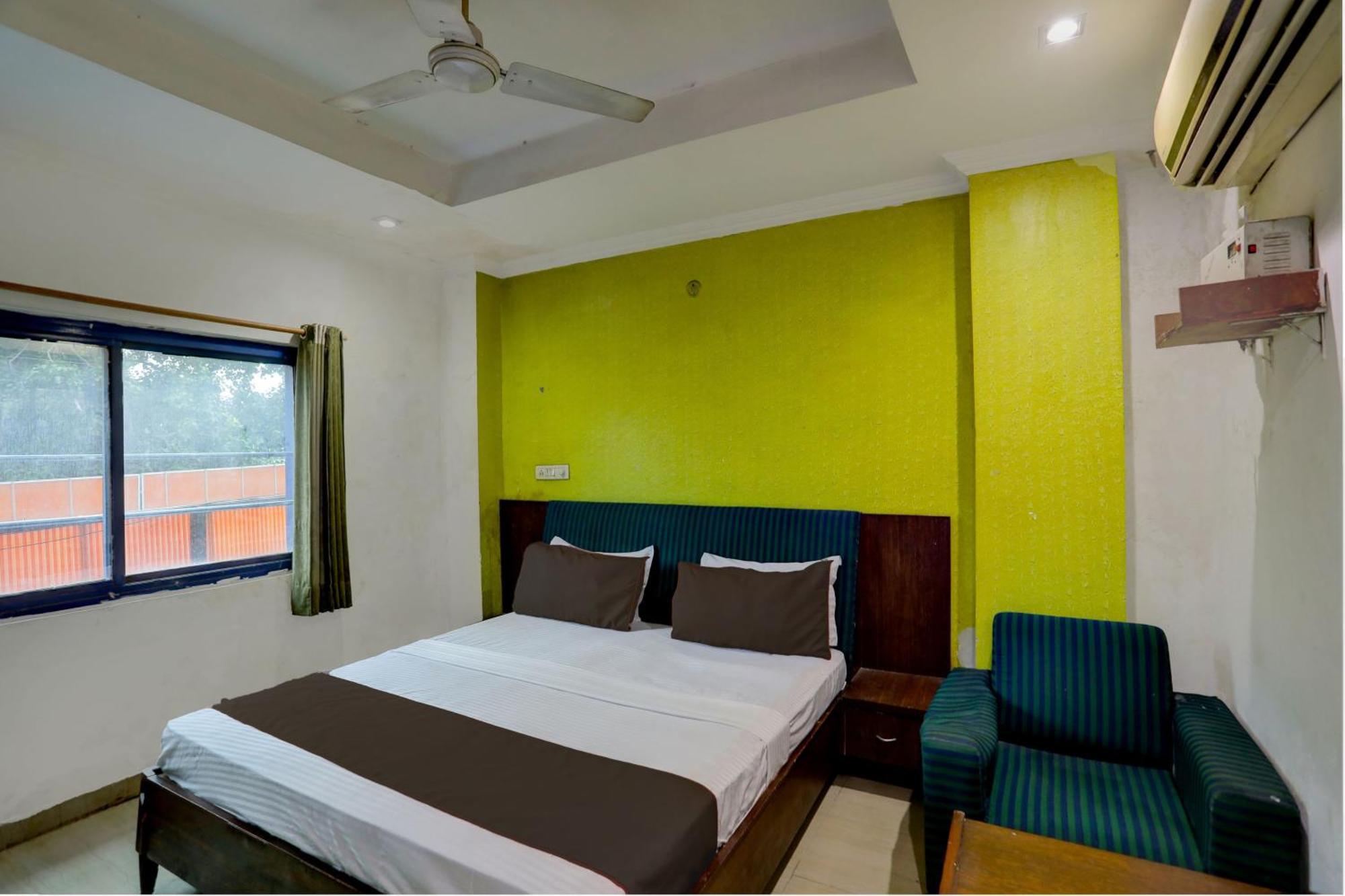 Hotel Monarch Inn Lucknow Bagian luar foto