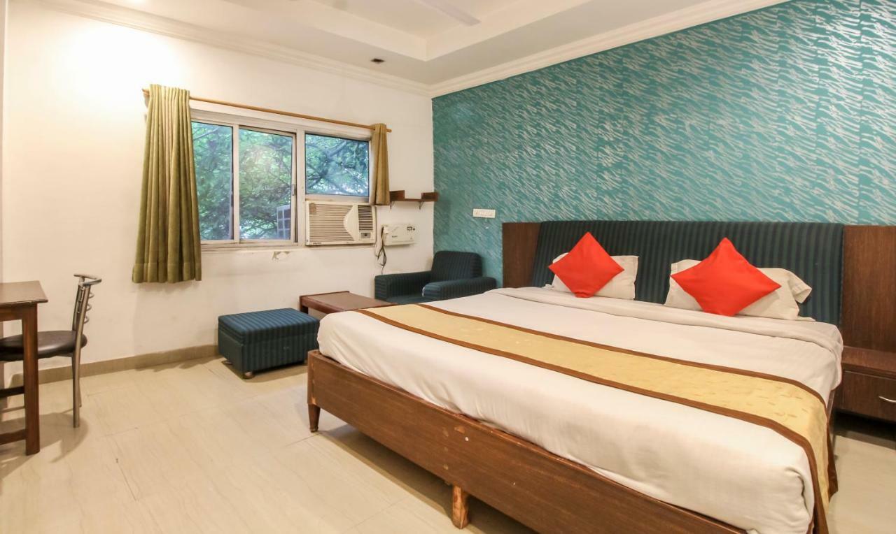 Hotel Monarch Inn Lucknow Bagian luar foto
