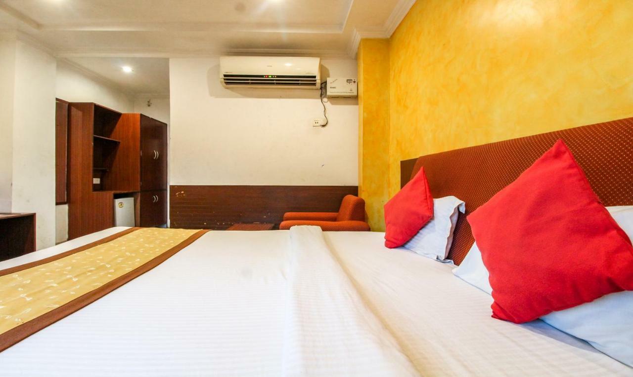Hotel Monarch Inn Lucknow Bagian luar foto