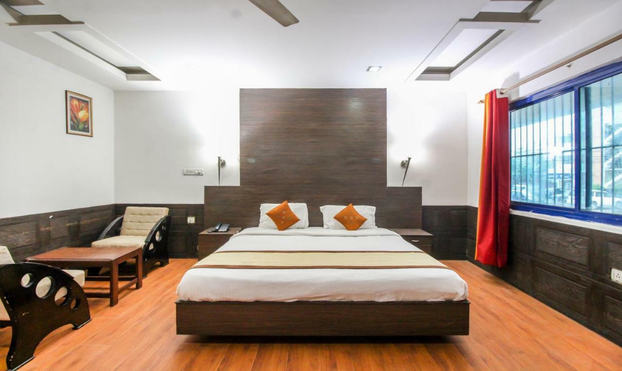 Hotel Monarch Inn Lucknow Bagian luar foto