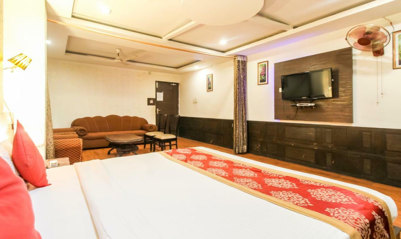 Hotel Monarch Inn Lucknow Bagian luar foto