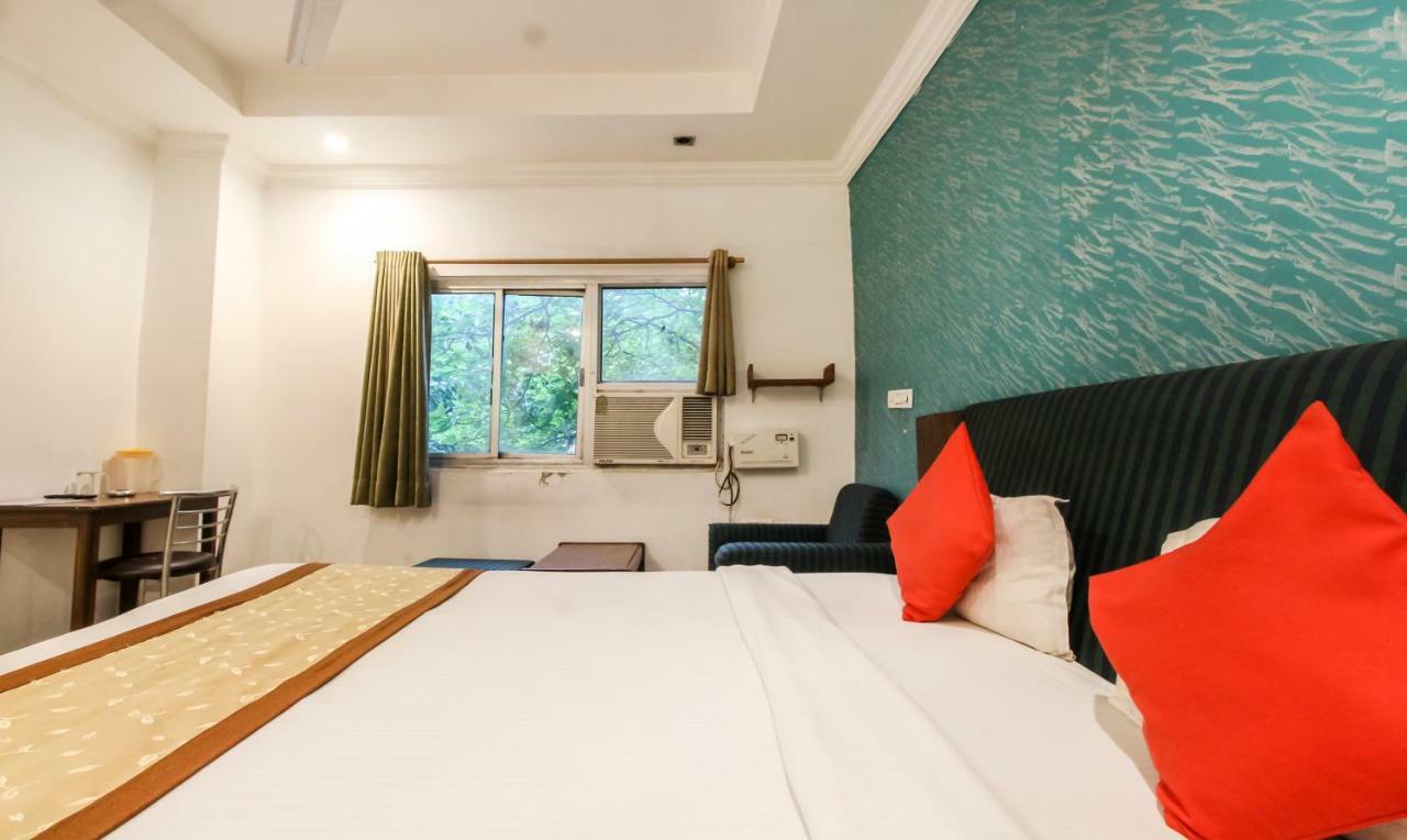 Hotel Monarch Inn Lucknow Bagian luar foto