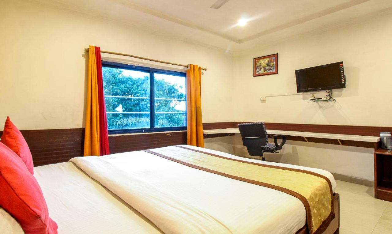 Hotel Monarch Inn Lucknow Bagian luar foto