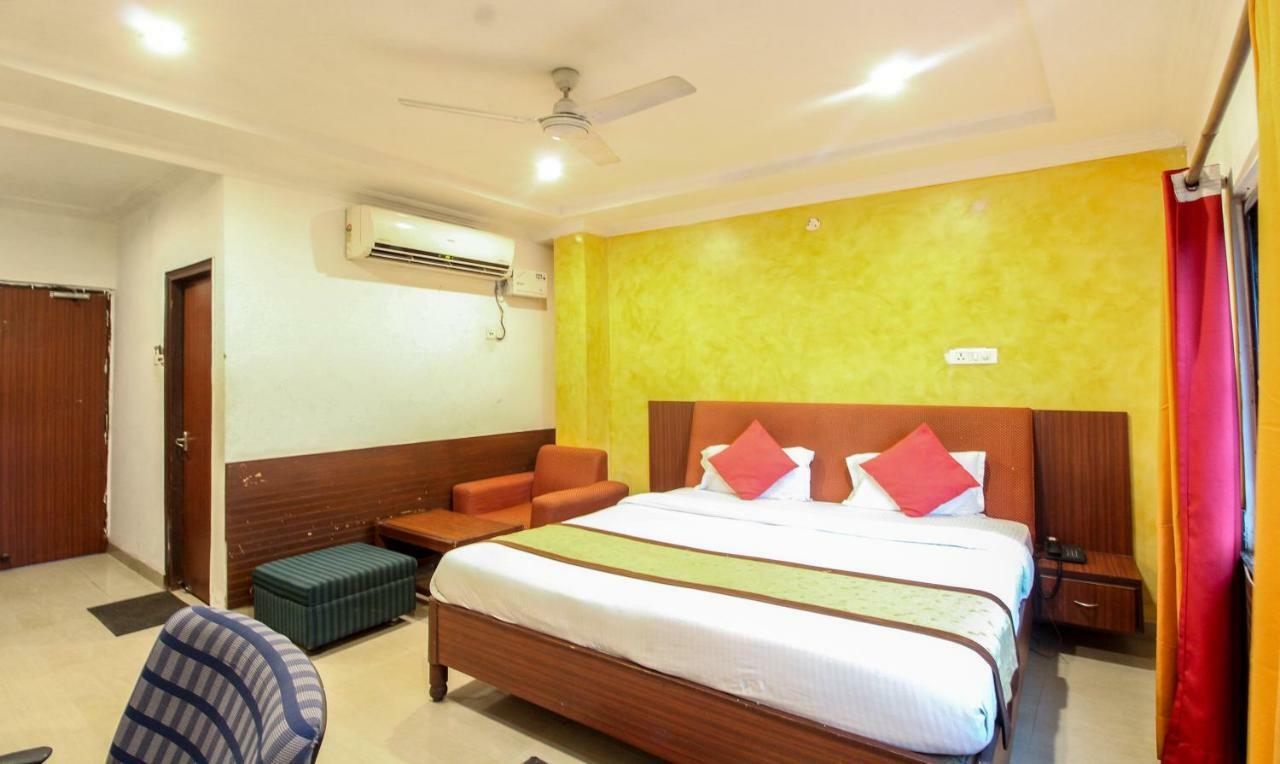 Hotel Monarch Inn Lucknow Bagian luar foto