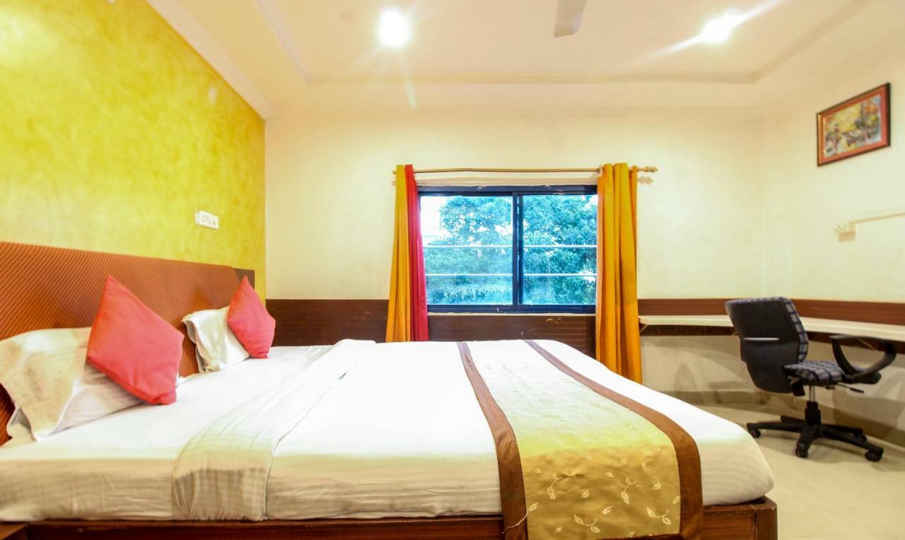 Hotel Monarch Inn Lucknow Bagian luar foto
