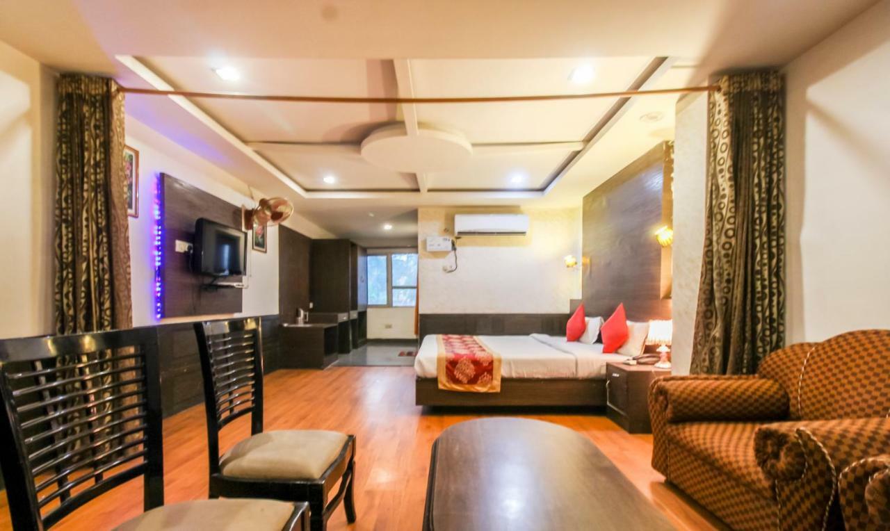 Hotel Monarch Inn Lucknow Bagian luar foto